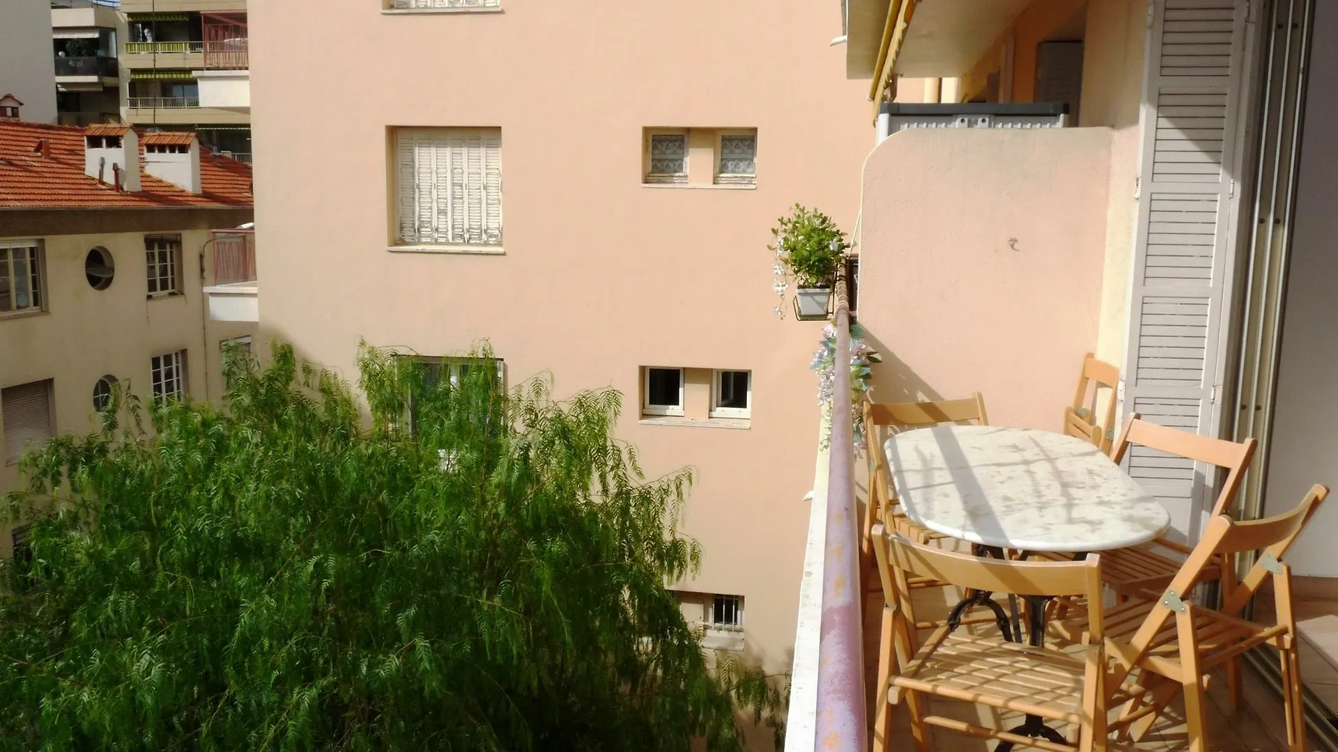 Bougainvillees Cannes 0*,  France
